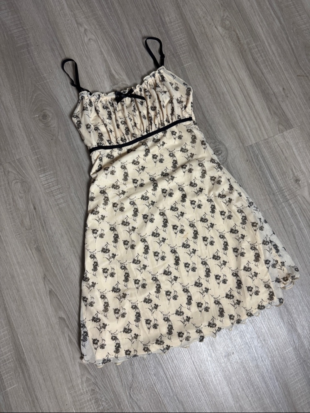 Floral Lace-Trim Slip Dress in Cream and Black